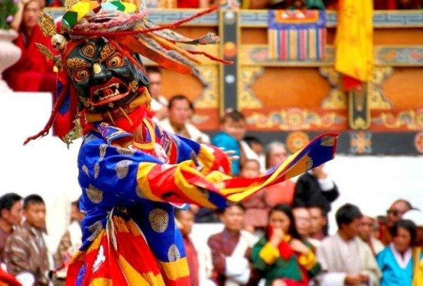 Lễ hội Bhutan (Tshechu), Lễ hội Bhutan, điệu múa mặt nạ